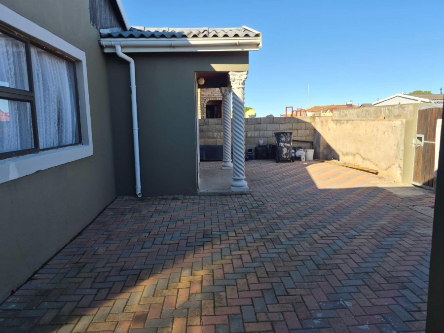 3 Bedroom Property for Sale in Zwide Eastern Cape